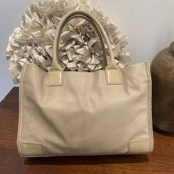 Tory Burch Ella Tote Bag Women Beige Tan Nylon Patent
Logo Shoulder Bag - Picture 3 of 10